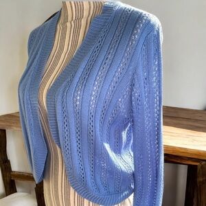 Cyrus light weight coverup, size M, open weave, very soft, excellent condition
